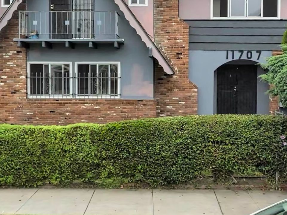 1st image of 11707 Oxford Ave APT B