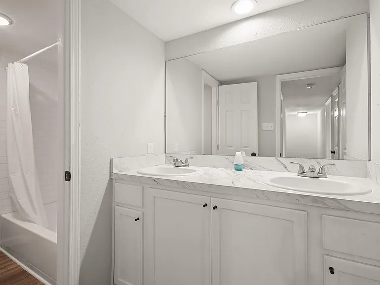 19511 Pine Echo Dr — Photo 17