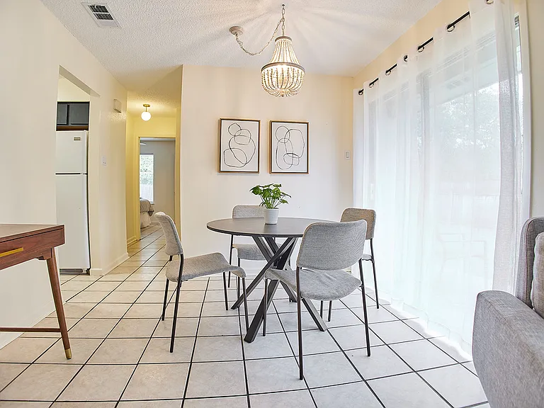 12207 Dundee Dr #B — Photo 11