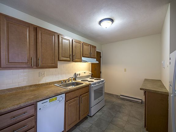 2nd image of 10-20 Armington St #8