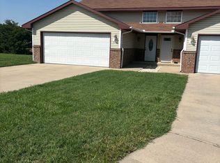140 N Jackson Heights Ct, Wichita, KS 67206