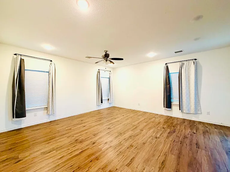 114 Providence Ave — Photo 11
