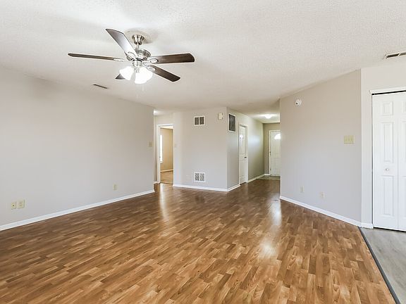 5th image of 1274 Castleford Ln