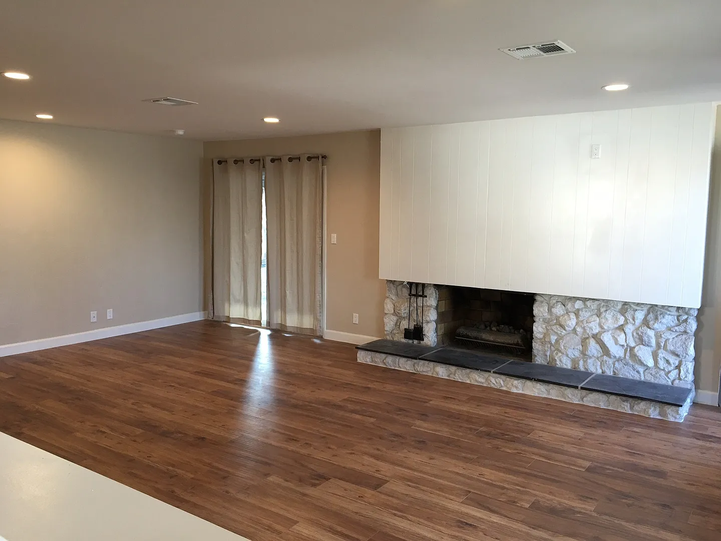 Welcome Home! South Torrance Gem! — Photo 3