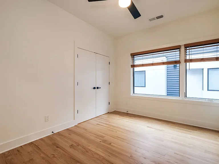 367 Parkway Dr NE #8 — Photo 15