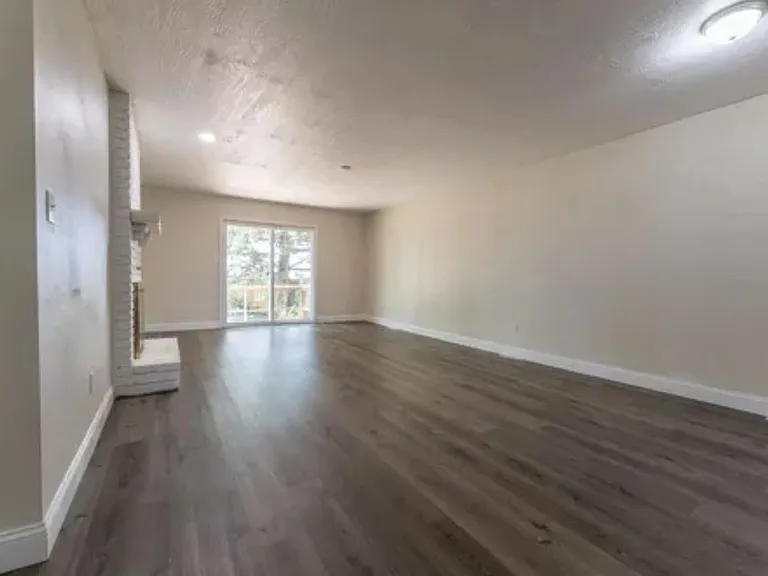 312 E Redwood St — Photo 1