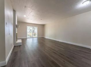 312 E Redwood St, Springfield, MO 65807