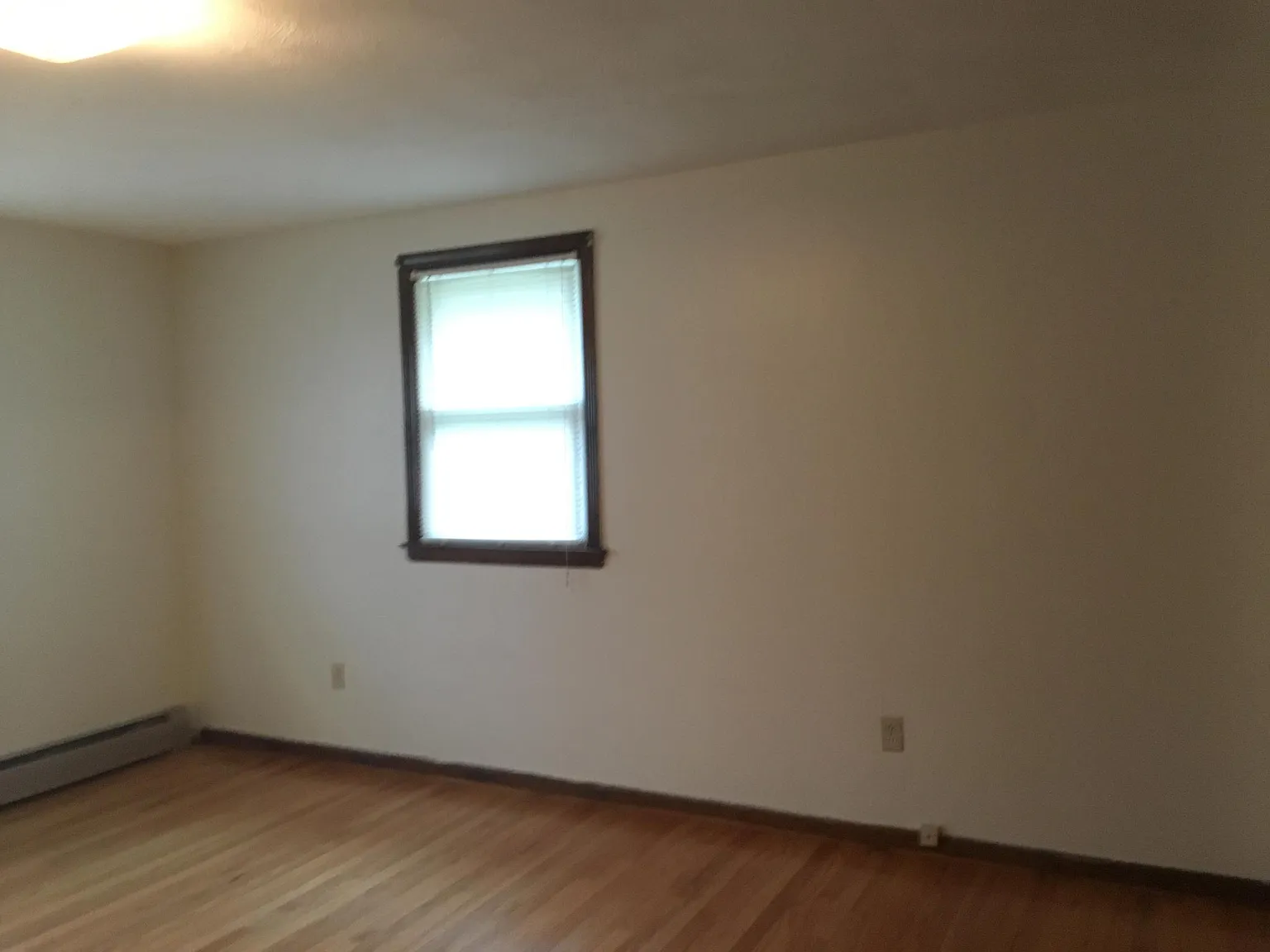 3 bed, 1.5 bath, 1475 sqft, $2,100 — Photo 4