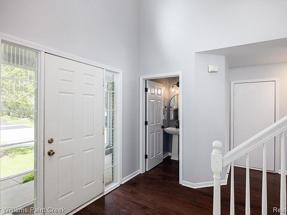 5th image of 3049 Richmond Dr