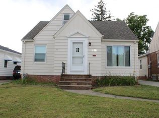 7917 Pinegrove Ave, Parma, OH