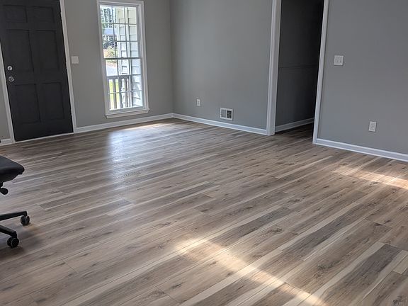 5th image of 7039 Chimney Ridge Dr