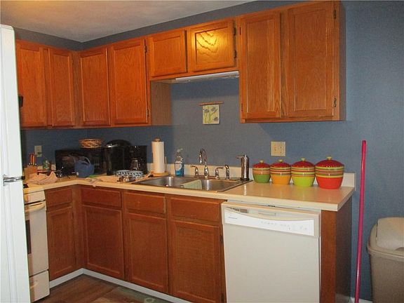 3rd image of 703 Woodhaven Ct #703