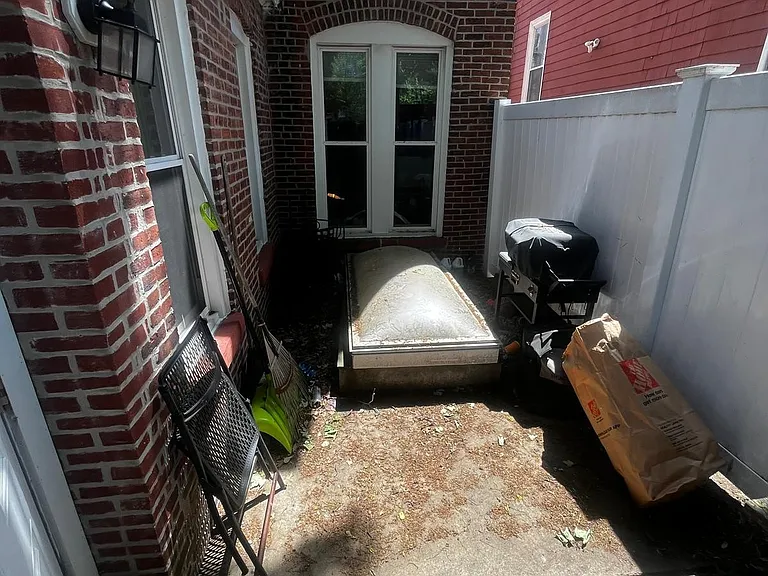 7 Grant St #1F — Photo 10