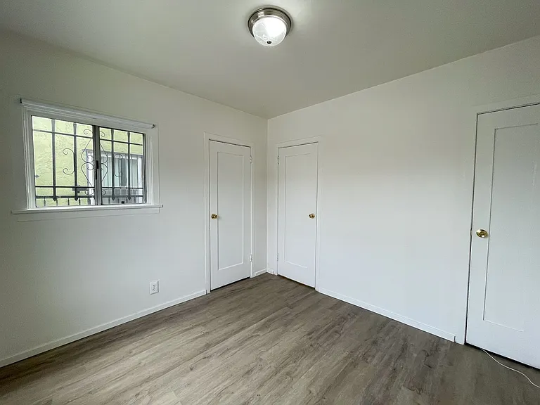 1450 W 39th St — Photo 23