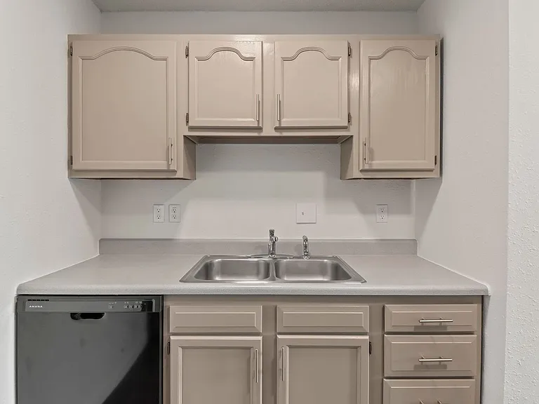 Metro Apartments At Bethalto — Photo 20