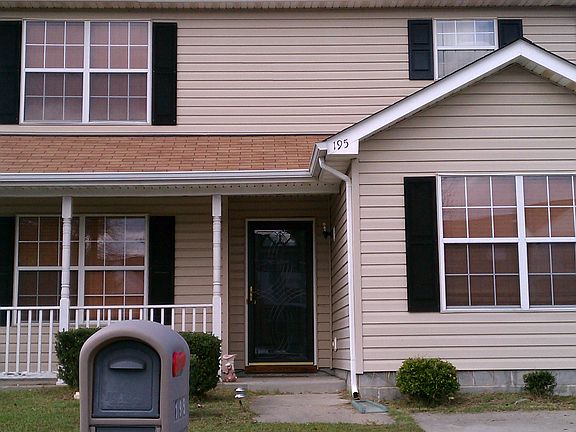 4th image of 195 Greenfield Cres