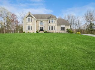 45 Camelot Dr, Warwick, NY 10990