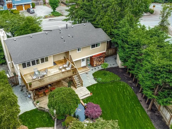 709 216th Avenue NE, Sammamish, WA 98074