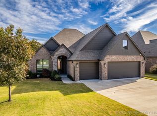 8713 E Hartford St, Broken Arrow, OK 74014