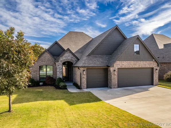 8713 E Hartford St, Broken Arrow, OK 74014