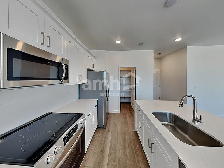 4415 S 97th Dr — Photo 3