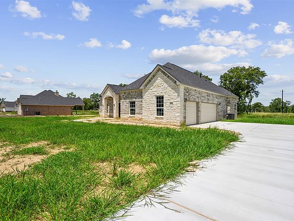 3rd image of 6311 Blackhawk Dr