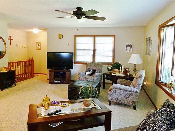 2nd image of 3013 Payne Dr