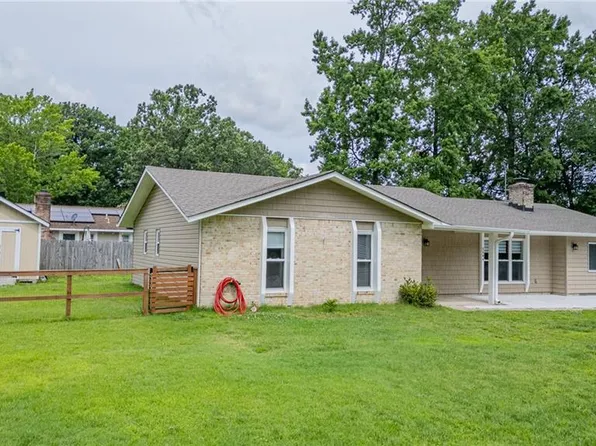 2504 Pine Needles Cir, Virginia Beach, VA 23453