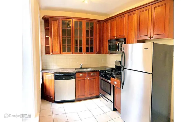 Rented by Douglas Elliman | media 17