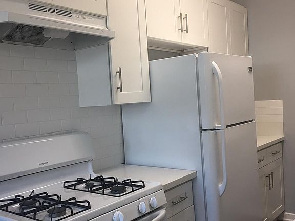 4th image of 703 E Providencia Ave APT 203