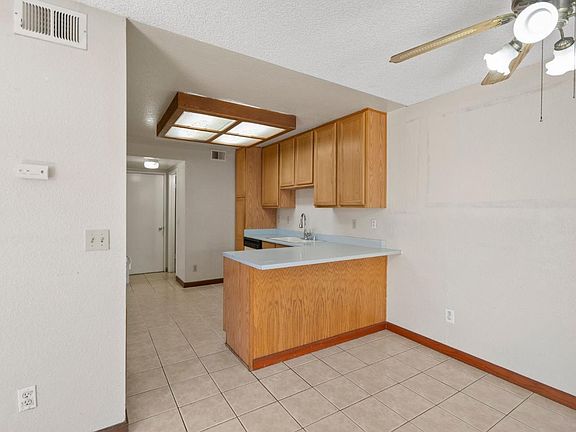 3rd image of 190 Moore Dr