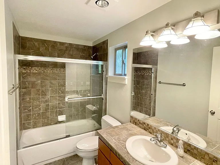 3503 NE 110th St — Photo 15