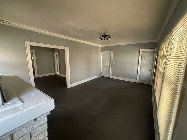 12702 Iowa Ave. — Photo 16