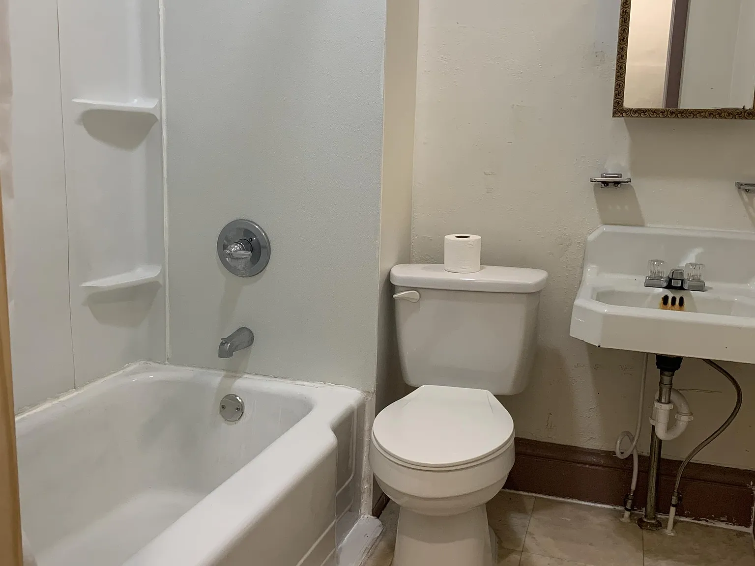 10 West Lake Street - 10 3/4 — Photo 2
