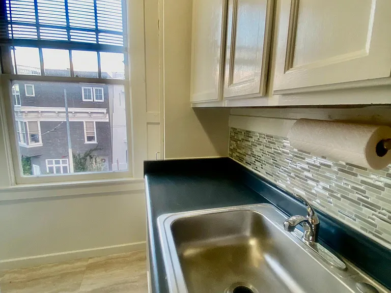 2815 Filbert St #204 — Photo 13
