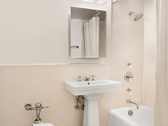 4th image of 2 Tudor City Pl APT 8FS