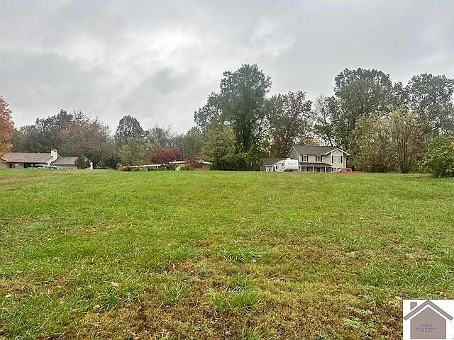 1st image of 17 Martin Cir