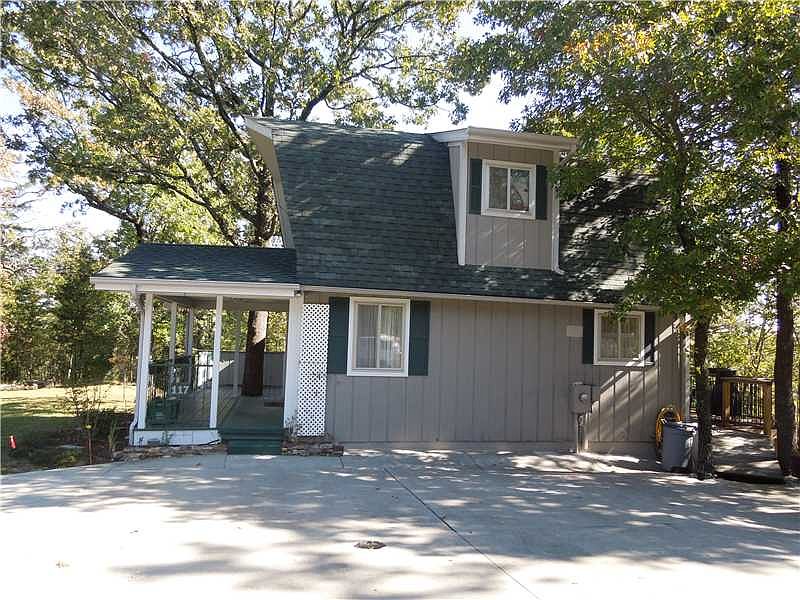 2nd image of 117 Oakridge Dr