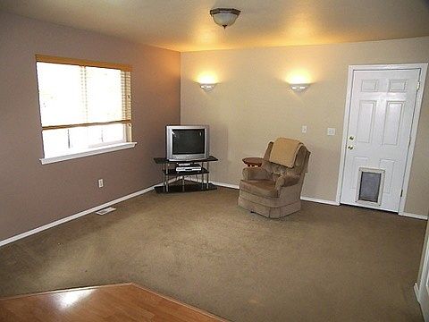 5th image of 13321 158th Ave NW