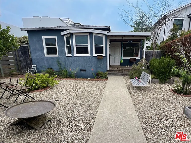 943 Indiana Ave — Photo 2
