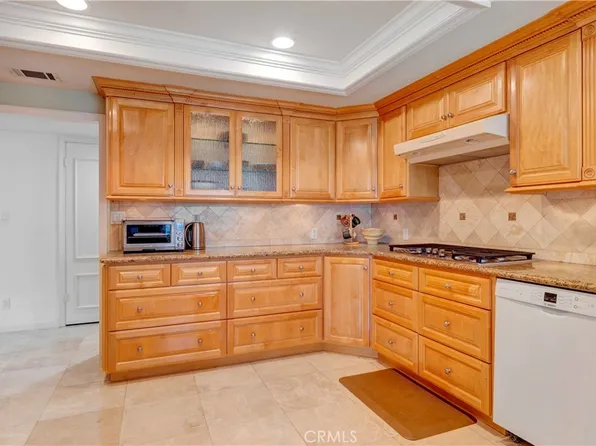 6280 Riviera Cir, Long Beach, CA 90815