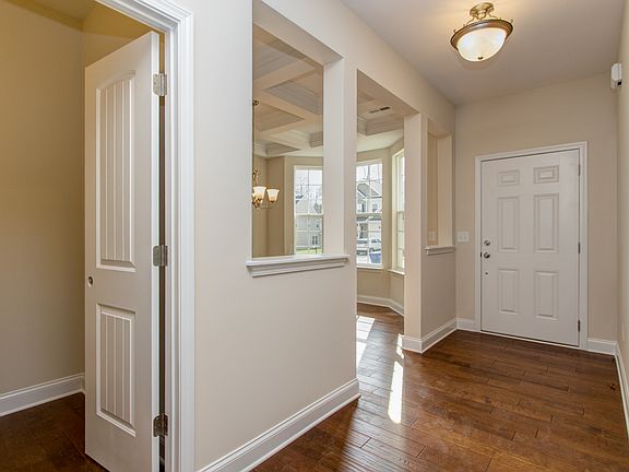 2nd image of 1006 Wisteria Dr