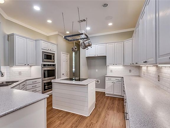 4th image of 4025 Dendron Dr