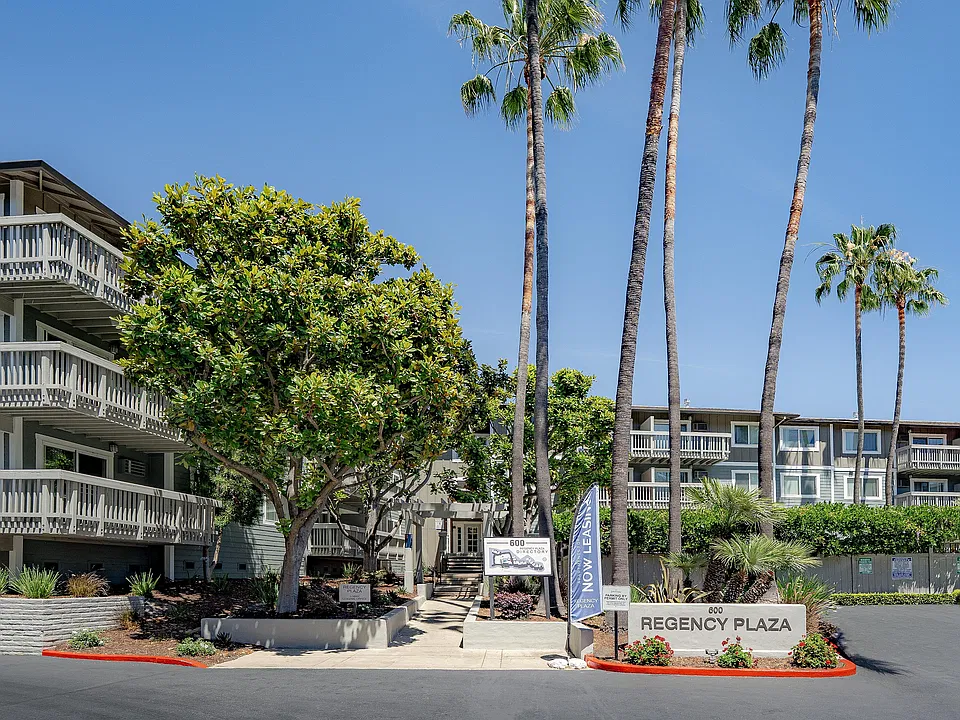 Regency Plaza Apartments
