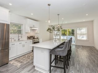 76 Willoughby St, Newark, NJ 07112