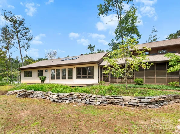 31 W Black Oak Dr, Asheville, NC 28804