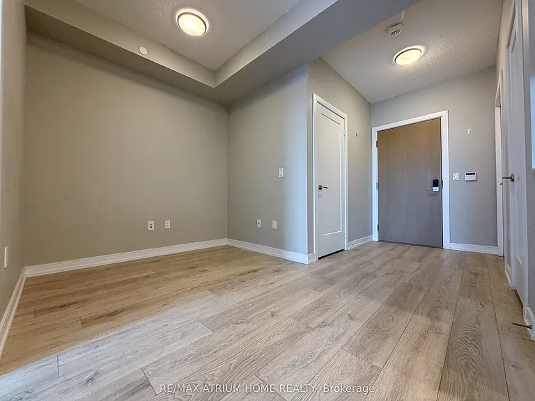 225 Village Green Sq #2705 — Photo 13