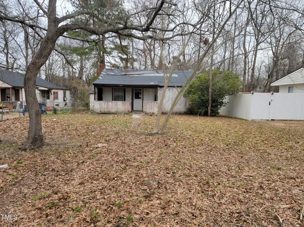 28 W Edgerton St, Smithfield, NC 27577