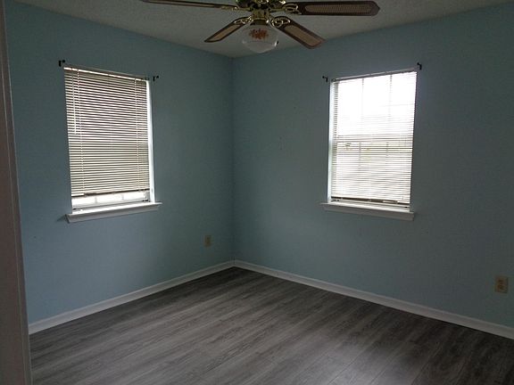 5th image of 104 Devereux Dr