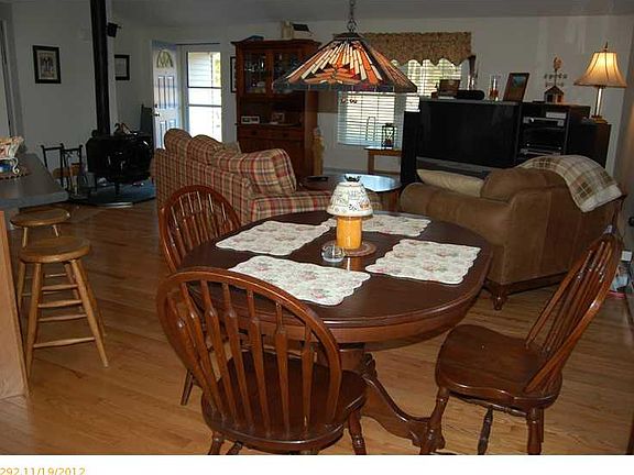 4th image of 39 Redwood Ln